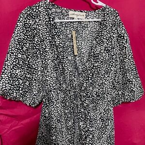 Volcom Women's Black and White Blouse